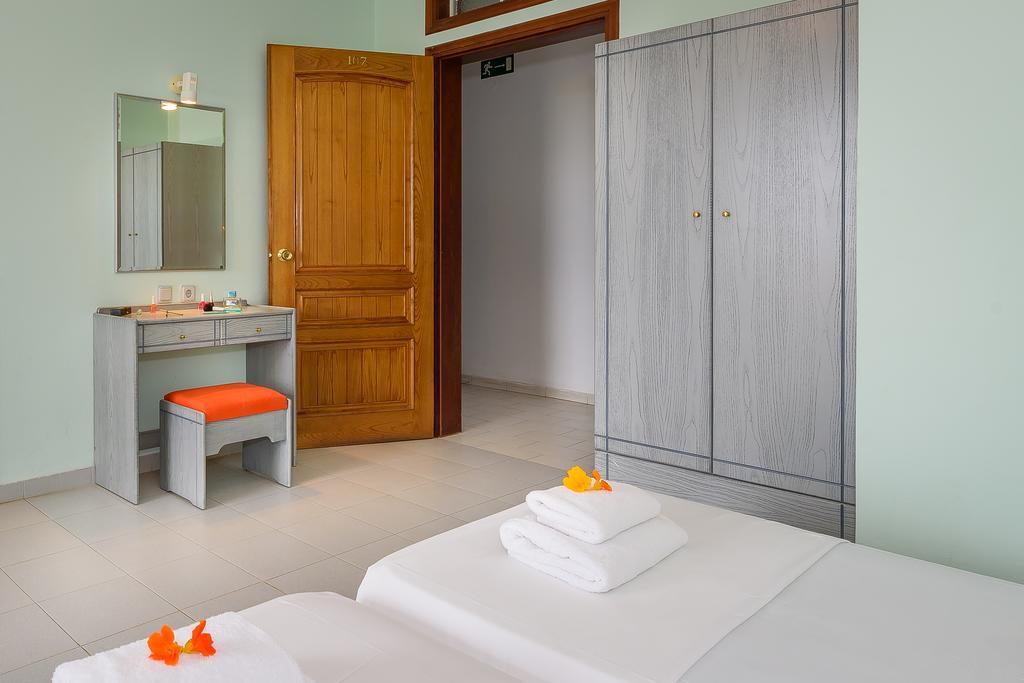Aparthotel Louladakis